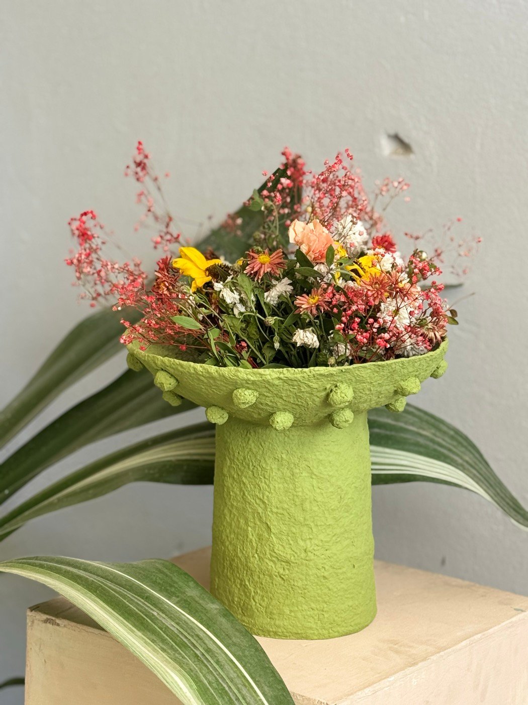 Vase sculptural